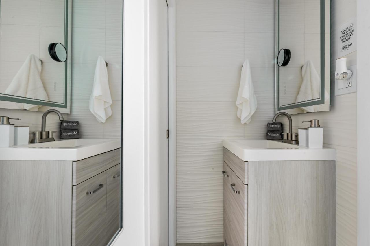 Appartamento Newly Renovated Oceanfront Studio W/ Balcony - Daytona Beach Esterno foto