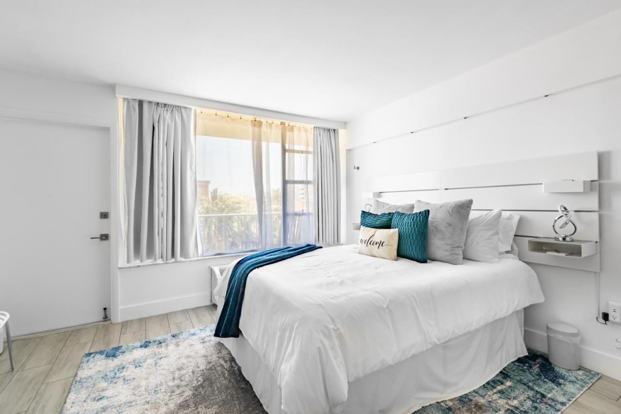 Appartamento Newly Renovated Oceanfront Studio W/ Balcony - Daytona Beach Esterno foto