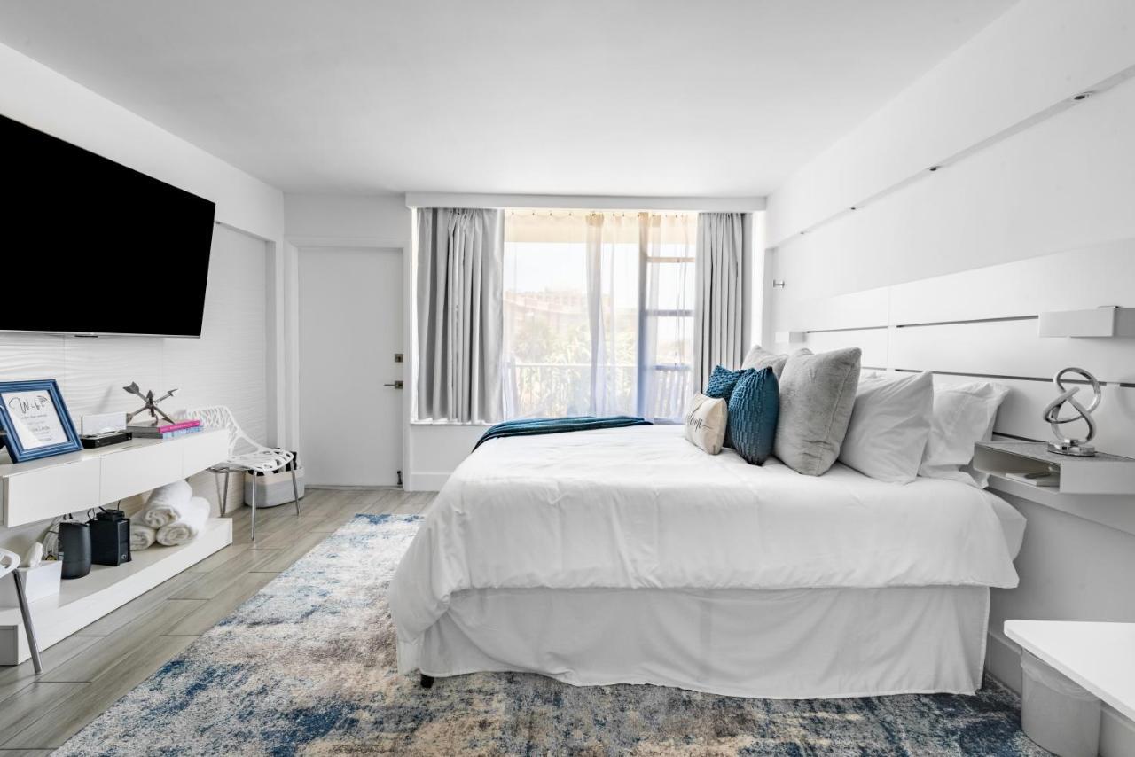 Appartamento Newly Renovated Oceanfront Studio W/ Balcony - Daytona Beach Esterno foto